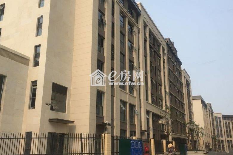 吉宝澜岸铭邸在售带装修小高层房源,均价24000元/平.