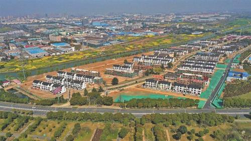   翻建一新的新农村花园式住宅样本.